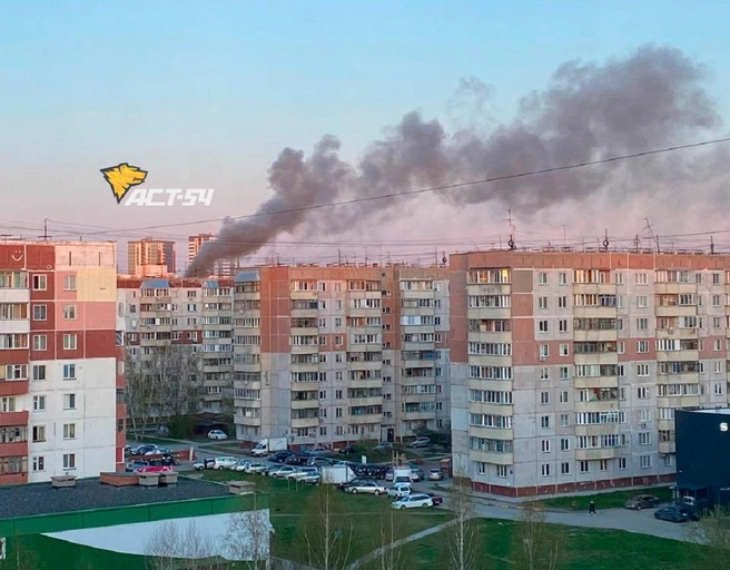 Пожар вспыхнул в доме на Зорге, 84 | Источник: «АСТ-54»/vk.com