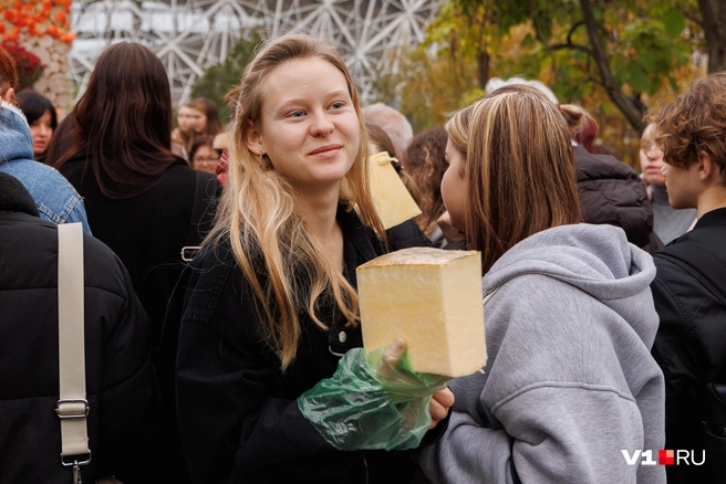 Нельзя не заметить, что среди гостей было много молодежи | Источник: Алексей Волхонский / V1.RU