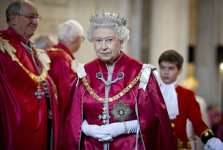 Военный парад, но без родственников: Елизавета II решила отметить свой день рождения безопасно для себя