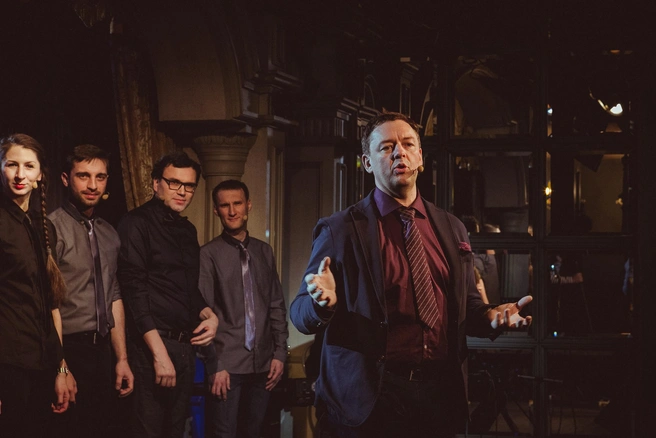 Одно время Сергей руководил шоу импровизации и давал сцену молодым комикам | Источник: Сергей Нетиевский