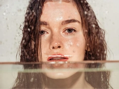 Ретинол в 25, 35 и 45 + лет: какое средство выбрать и как правильно добавить в уход