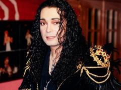 Из-за кого в нулевые исчез со сцены «русский Майкл Джексон» Игорь Наджиев и как он живет сейчас