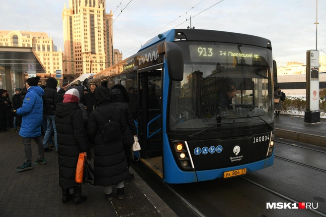 Сразу в нескольких районах Москвы изменят маршруты наземного транспорта | Источник: Артем Устюжанин / MSK1.RU