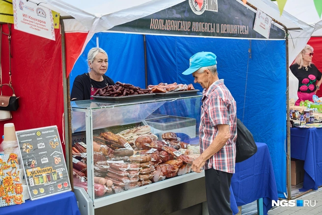 Местные товаропроизводители представили свою продукцию | Источник: Александр Ощепков / NGS.RU
