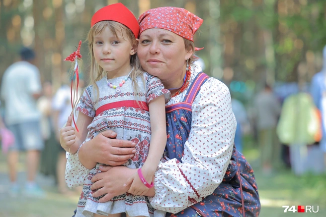 Гости и сами нарядились с выдумкой, и про детей не забыли | Источник: Дарья Пона
