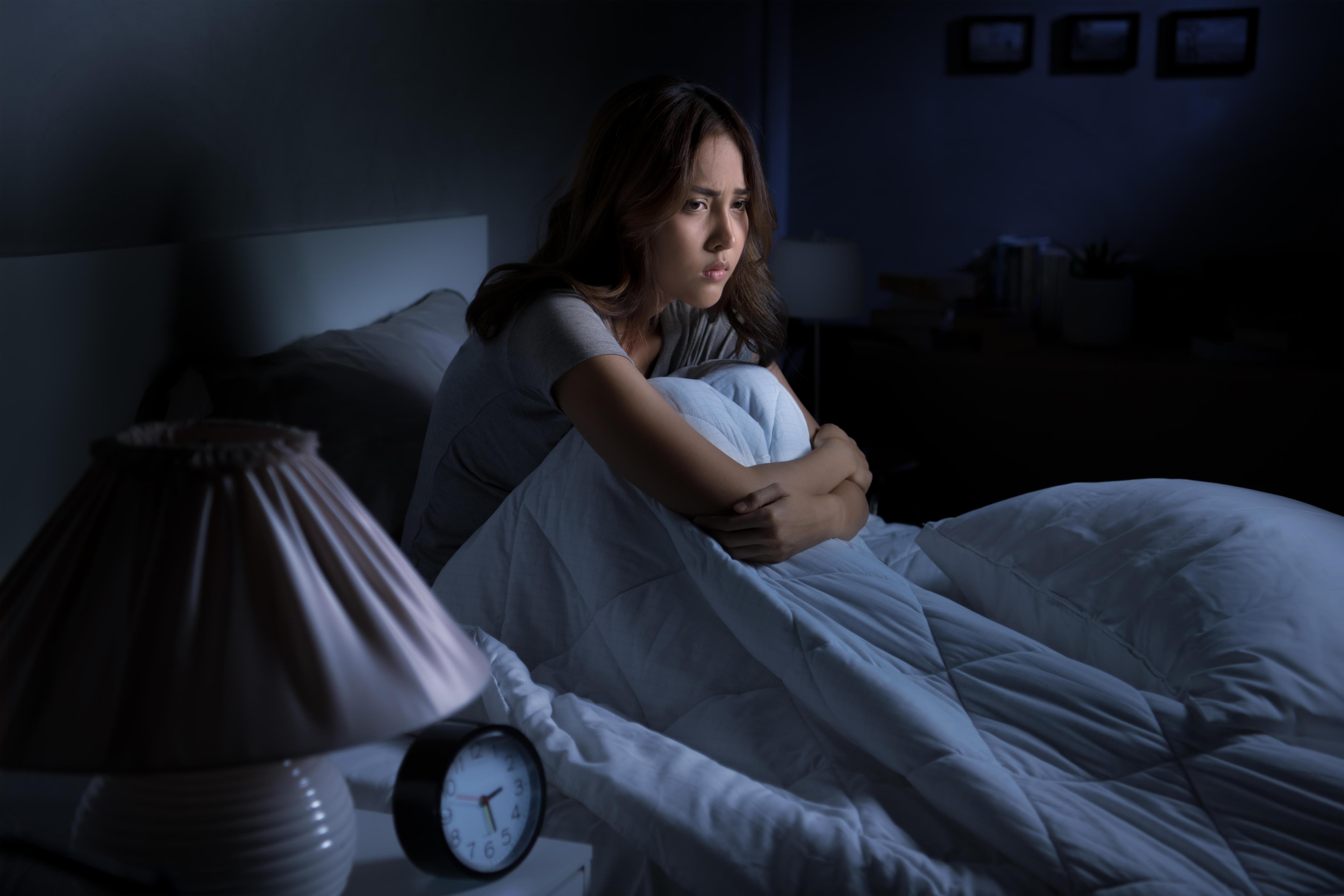 Ночные пробуждения: о каких заболеваниях они нас предупреждают |  PSYCHOLOGIES