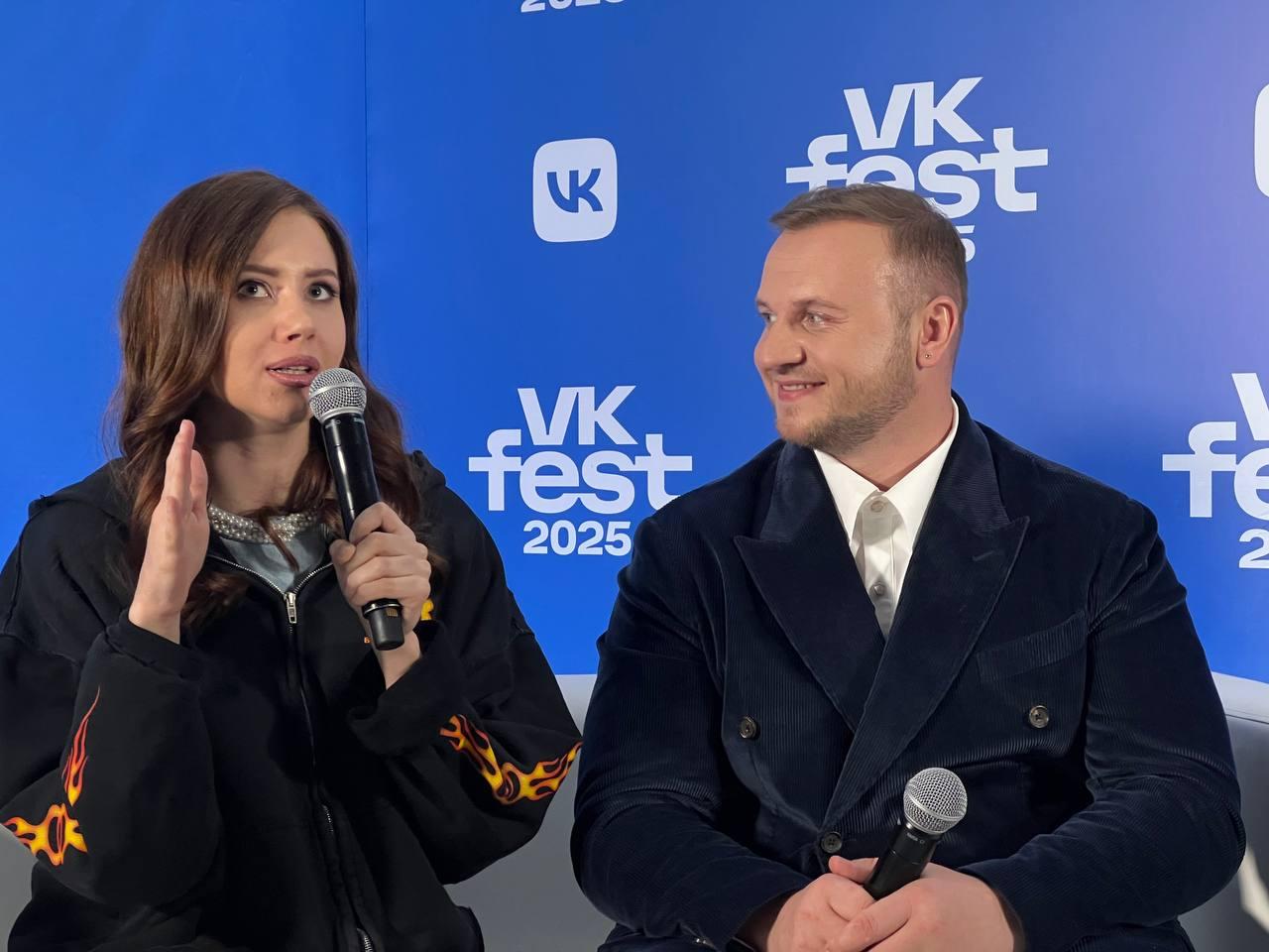 «Почему-то мне кажется, что Казань — Дева»: ведущие «Натальной карты» — о VK Fest’е и Казани