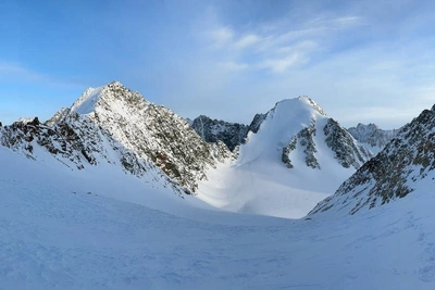Швейцарский турист достиг Момского района для восхождения на Победу