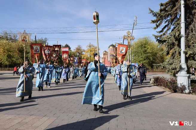 Православные волгоградцы собрались на торжественное празднование спасительницы земли русской | Источник: Алексей Волхонский / V1.RU
