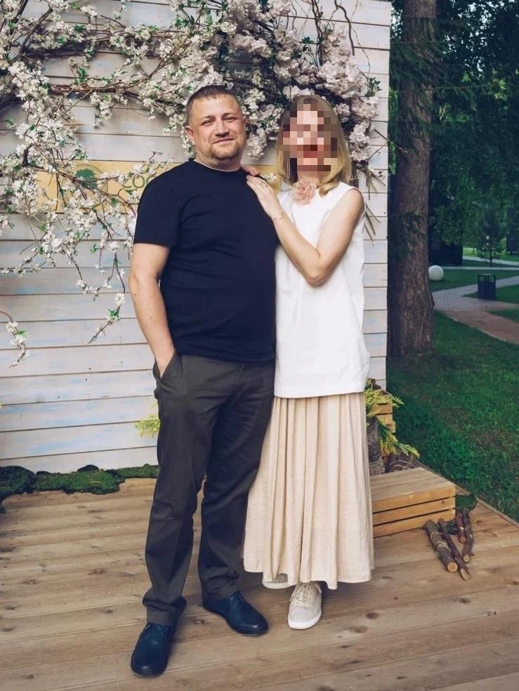 Судя по социальным сетям супруги Артема, семья продолжает вести достаточно обеспеченную (особенно по сравнению с Алексеем и Натальей) жизнь: отдыхает на Алтае и живет в красивом доме. Впрочем, это может оказаться всего лишь красивой картинкой. | Источник: vk.com