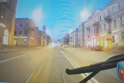 Водитель автобуса уволен после выезда на встречную в Петербурге