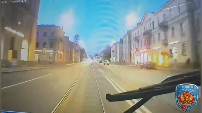Что видел водитель автобуса с пассажирами, потерявший работу после выезда на встречную в Петербурге. Видео | Источник: УГИБДД по Санкт-Петербургу и Ленинградской области