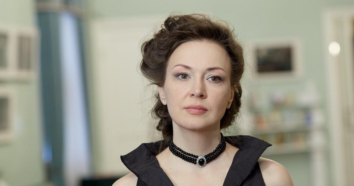 Үй шаруасындағы әйел фотоны сорып жатыр Қарапайым армян порно видео