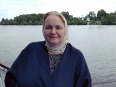 В Москве прощаются с сестрой Александра Стриженова Еленой Земляникиной: репортаж