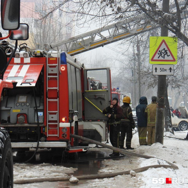 Фото Напротив Здания