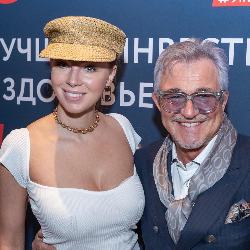 Полина Диброва отреагировала на голый выход бывшего мужа Дмитрия со спутницей