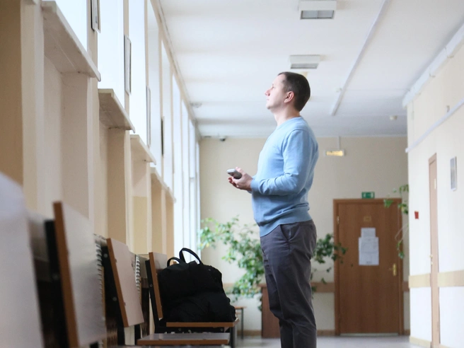 Супруг Халиковой Александр Егоров отказался от комментариев журналистам. | Источник: Наталья Лапцевич