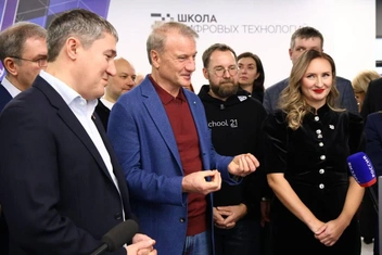 Дмитрий Махонин, Герман Греф и Анна Светлакова, директор кампуса «Школы 21» в Перми | Источник: пресс-служба Morion Digital