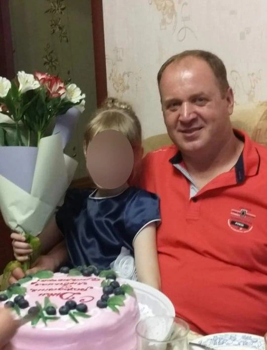 В Wildberries Александр работал водителем: в момент атаки он приехал к складу, чтобы разгрузить товар | Источник: личная страница жены пострадавшего в социальных сетях