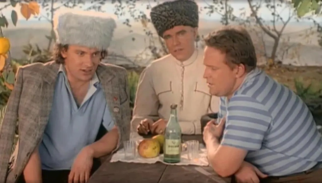 Признавайтесь, кто узнал Николая Фоменко (на фото слева) | Источник: кадр из мюзикла «Старые песни о главном» (16+), реж. Дмитрий Фикс, ОРТ, 1995 год