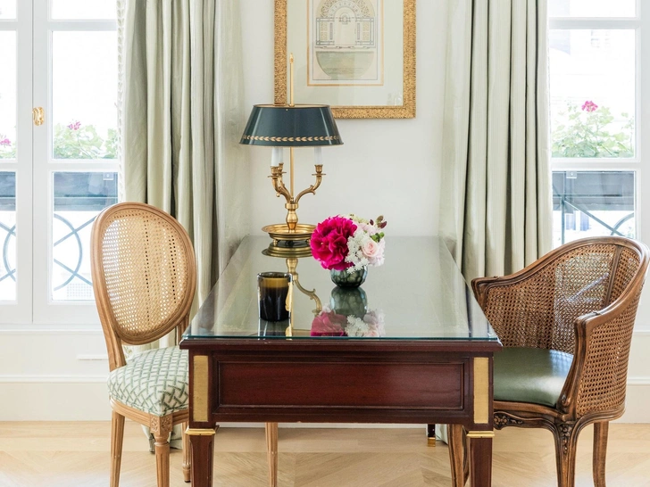 В Париж по делу срочно! Смотрим новый Eden Suite в отеле Le Bristol Paris | marieclaire.ru