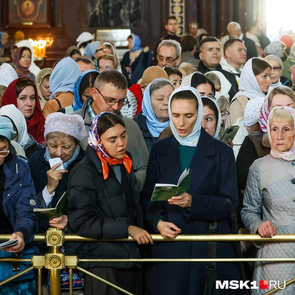 Этой молитве вторят прихожане | Источник: Артем Устюжанин / MSK1.RU