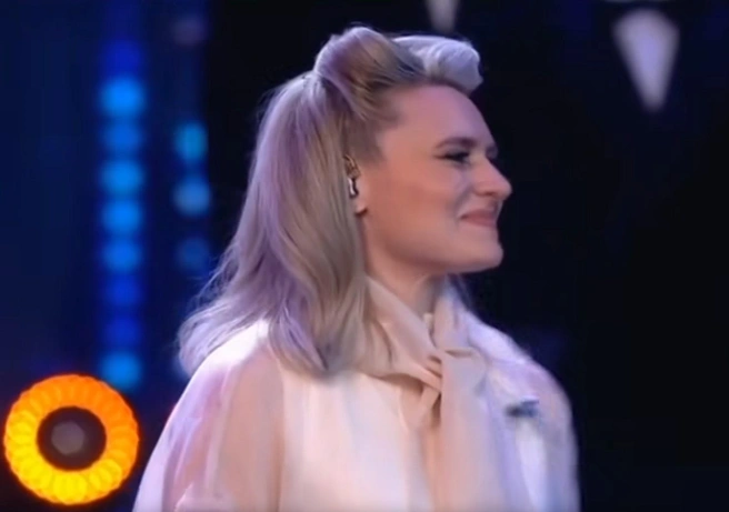 Тюменка спела лиричную песню в телепередаче | Источник: smotrim.ru