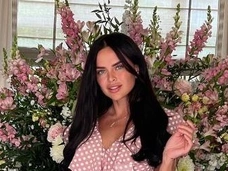Веселится с олигархами и просит забрать пьяную из караоке: Романец загуляла после развода