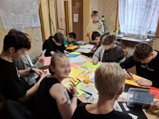 Карцер для 11-летнего мальчика и нападение девочек с ножом: подробности ужасов, творящихся в рехабах Хоботовой по всей России