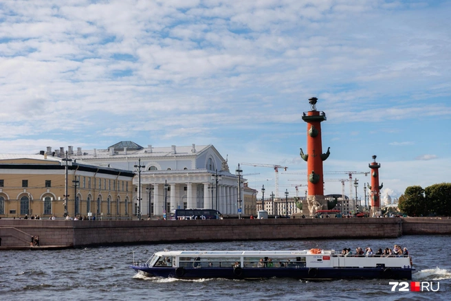 Ростральные колонны украшают носы побежденных кораблей | Источник: Ирина Шарова / 72.RU