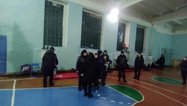 Спасенные 148 человек под Энгельсом разместили в ПВР в селе Титоренко | Источник: Юрий Юрин / Telegram