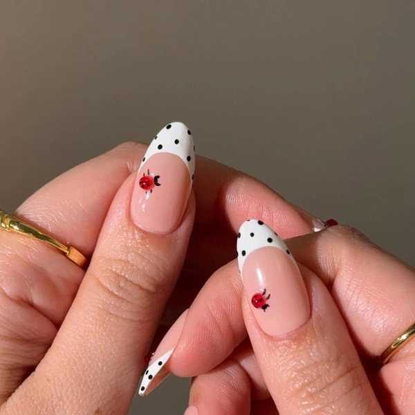 Источник: соцсети avrnailswatches