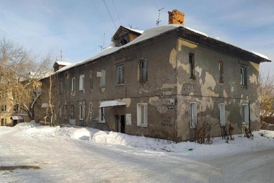 Authorities plan emergency mode for 72-year-old house in Octyabrsky district