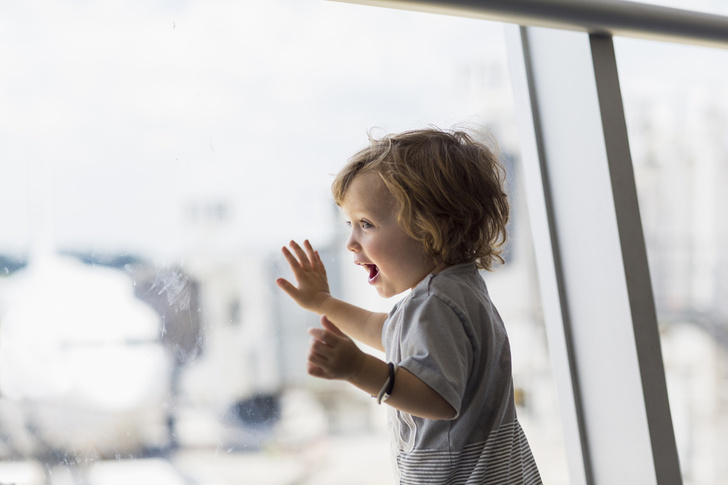 17 советов, как пережить авиаперелет с ребенком без стресса