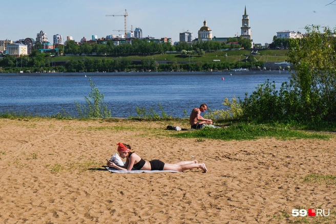 Похоже, городские пляжи опять заполнятся людьми | Источник: Тимофей Калмаков / 59.RU