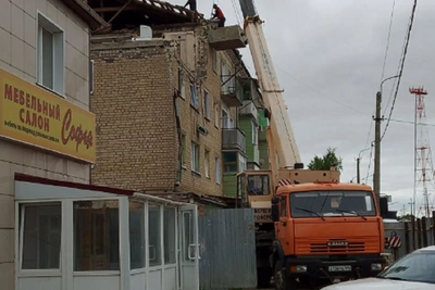В Петров Вале начался ремонт дома после двух ЧП