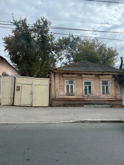 «Когда я вижу такие домики в разрухе, а если в этой разрухе еще и люди живут, то мне плохо становится от такого отношения к истории, архитектуре и гражданам»,&nbsp;— посетовала москвичка после посещения Самары | Источник: из личного архива Татьяны Федорищевой