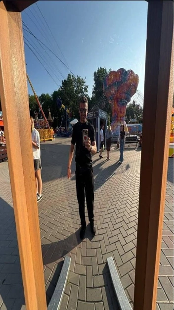 Актер «уменьшился» | Источник: Андрей Мерзликин / Instagram (деятельность запрещена в РФ)