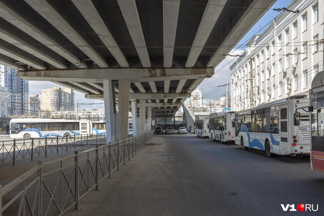 Сроков ремонта Комсомольского моста в администрации города пока не называют | Источник: Константин Завриков / V1.RU