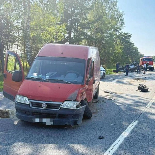 Судя по фото, автомобиль Fiat поврежден со стороны водителя | Источник: Госавтоинспекция Ярославской области / Telegram