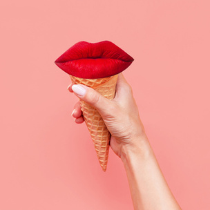 Ставим лайк: 3 классных скраба, которые подготовят твои губы к поцелуям в День святого Валентина