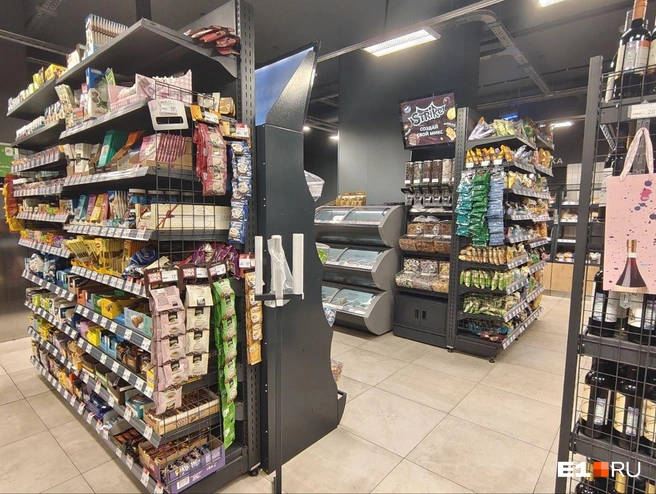 Очередей из покупателей мы в магазине не заметили | Источник: Анастасия Никифорова / E1.RU