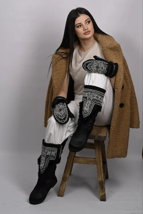 Стильные варежки помогут расставить акценты в вашем образе | Источник: «Кисы Якутские»