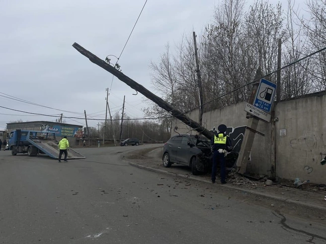 Водитель оставил без света целый район на Урале. Видео бесстрашного тарана | Источник: ГИБДД Свердловской области