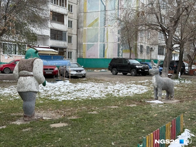 Такие фигуры наверняка будет жутковато встретить ночью | Источник: Полина Шевчукова / NGS22.RU