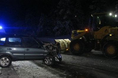 Chevrolet Niva и трактор столкнулись под Кандалакшей