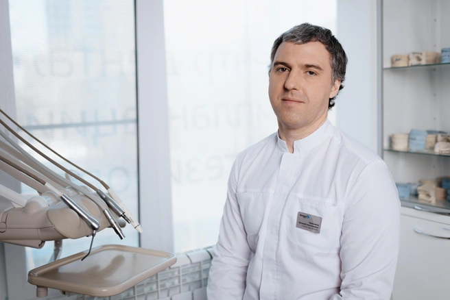 Стоматолог-хирург-имплантолог Евгений Пальчиков | Источник: «Вэладент»