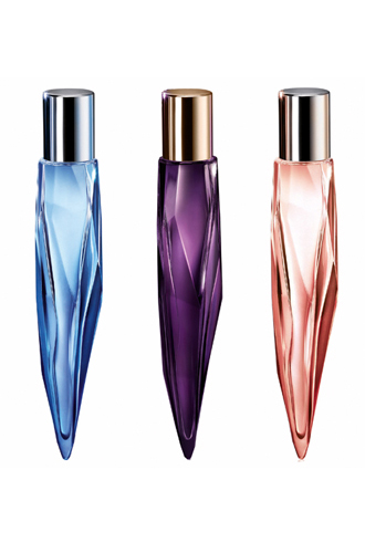 Angel, Angel Muse и Alien, MuglerГлавные хиты парфюмерного дома летом 2018-го были перевыпущены в новом дизайне: в компактных перезаполняемых флаконах объемом 10 мл. (продаются по отдельности). Каждый аромат достоин вашей дорожной коллекции.
Цена: 1800 руб.
Где купить: эксклюзивно в магазинах Л`Этуаль