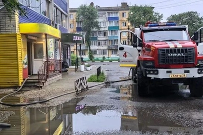 В Белогорске потушили пожар в магазине