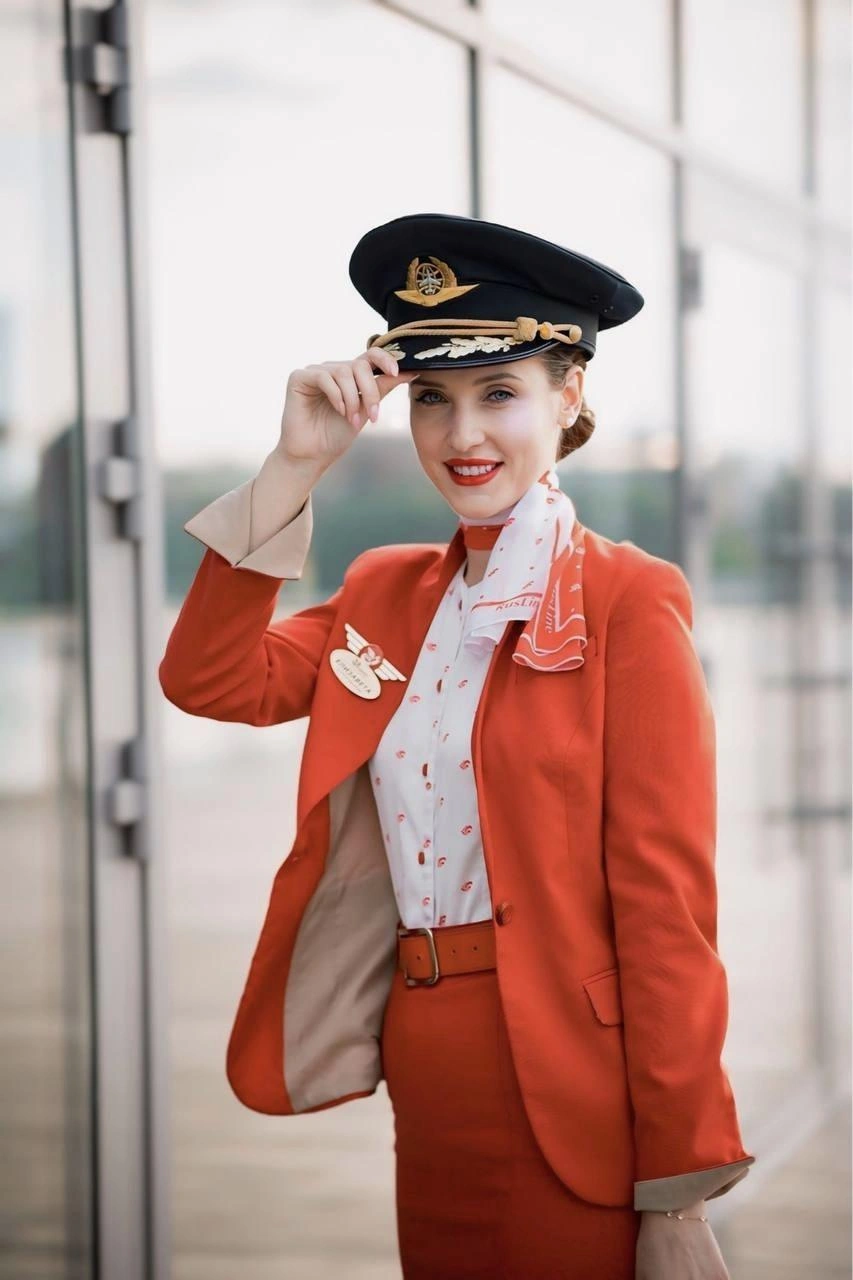 Работу стюардессой Елизавета считает своим призванием | Источник: topstewardess.ru